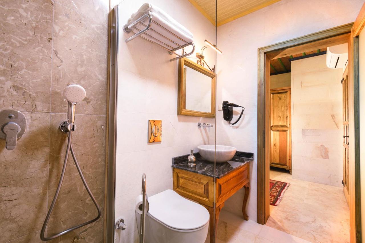 גורמה Sapphire Stone Hotel מראה חיצוני תמונה