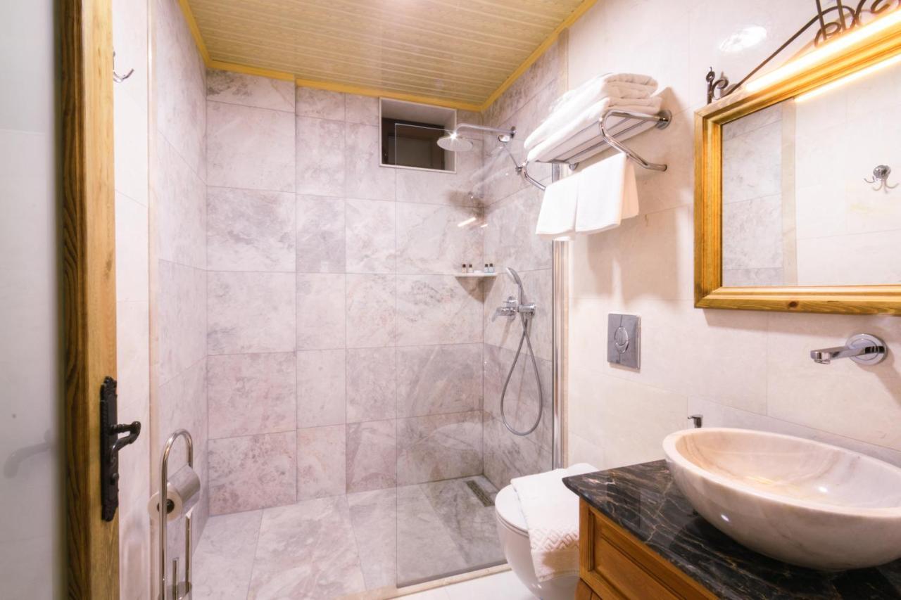 גורמה Sapphire Stone Hotel מראה חיצוני תמונה